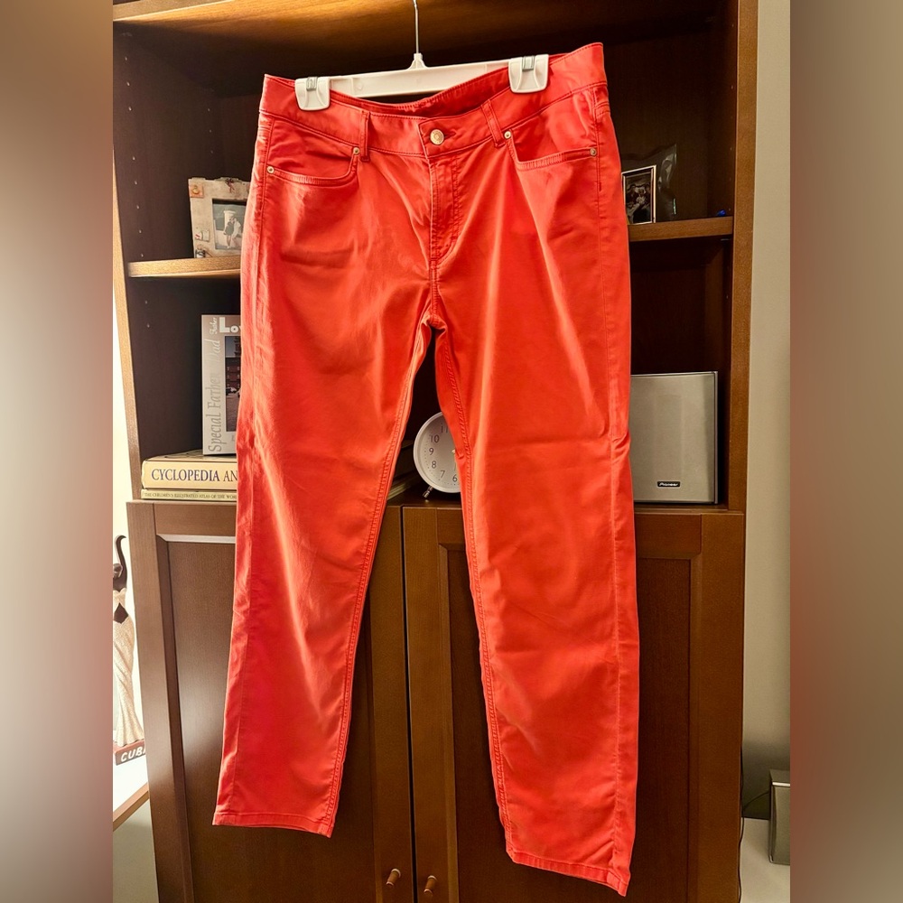 Escada Coral Lightweight Jeans W18” H19” R10” I27”